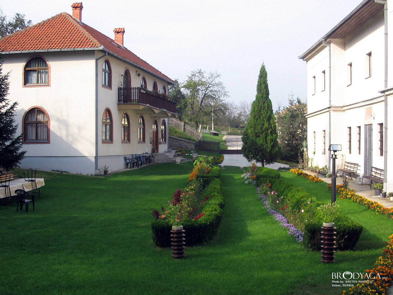 Monastery Petkovica's courtyard